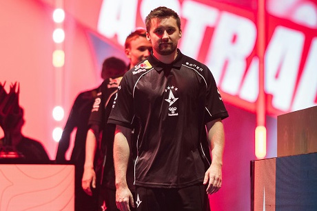 Astralis官方粉絲俱樂(lè)部盛贊HooXi：他是個(gè)大英雄！