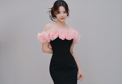 余霜曬美照：黑色玫瑰一字肩禮服就是一穿一個(gè)不吱聲！量身定做嗎