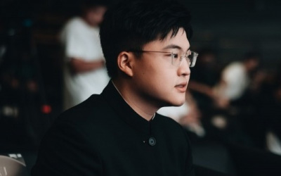 '世界為你加冕'——英雄聯(lián)盟名人堂Uzi紀(jì)念盛典：手印