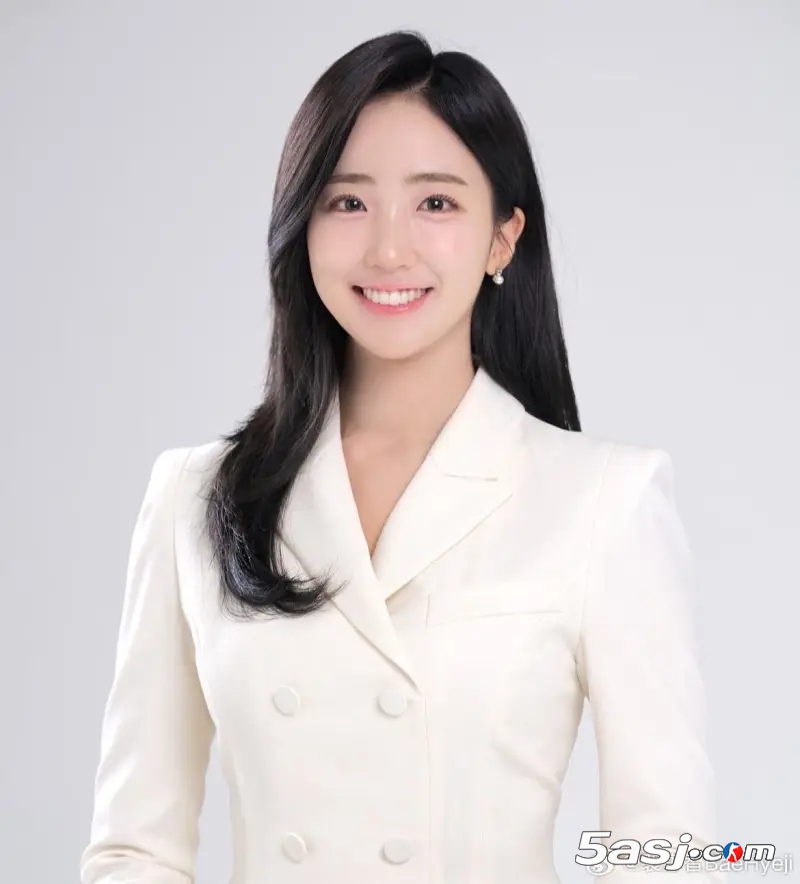 LCK王牌主持裴惠智：破圈成長的職業(yè)軌跡