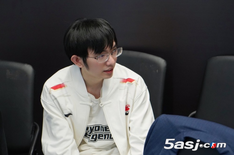 AL更新季后賽勝?zèng)Q賽后返圖：“博觀而約取，厚積而薄發(fā)”