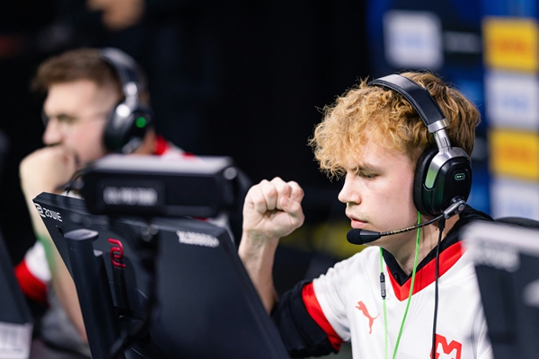 IEM科隆2025：MOUZ 2-0NAVI晉級淘汰賽，iM狂砍49殺仍潰敗