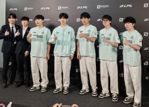 iG逆風(fēng)翻盤2-1力克WBG！TheShy自曝'明知被針對卻松懈'，教練組放話：季后賽必爭冠