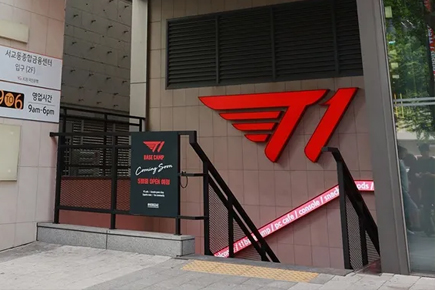 T1無畏契約分部官宣與冠軍教練Autumn解約，功勛教練組全員離隊