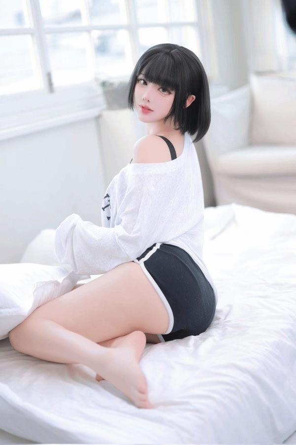 韓國知名Coser Yasal分享最新Cos美圖：《妮姬》小紅帽，《英雄聯(lián)盟》女槍，刃影姐姐