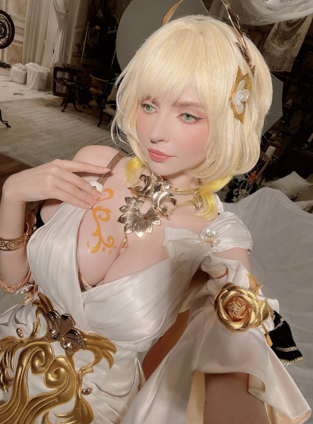 《生化危機(jī)4重制版》阿什莉體模最新Cos美圖：《漫威爭(zhēng)鋒》隱形女泳裝皮膚